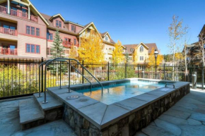 Spacious 4 Bedroom Vacation Rental, In Convenient Location, Offering Scenic Views, Pool, Hot Tub, Ski Rental And Storage, Breckenridge